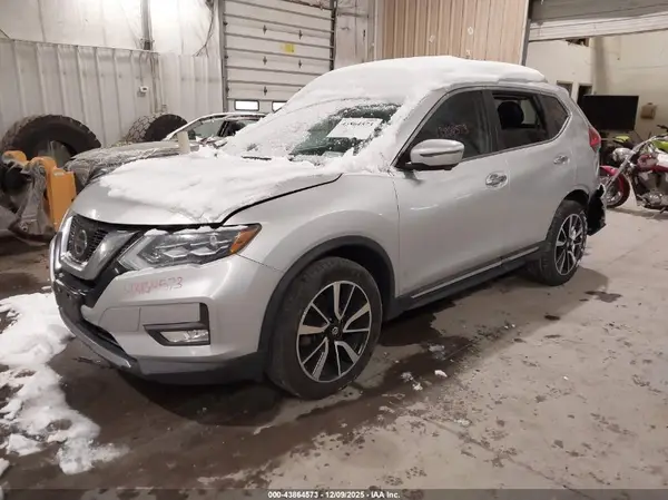 5N1AT2MV2HC814296 2017 NISSAN ROGUE - Image 2