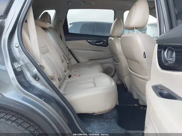 5N1AT2MV2HC814993 2017 NISSAN ROGUE - Image 8