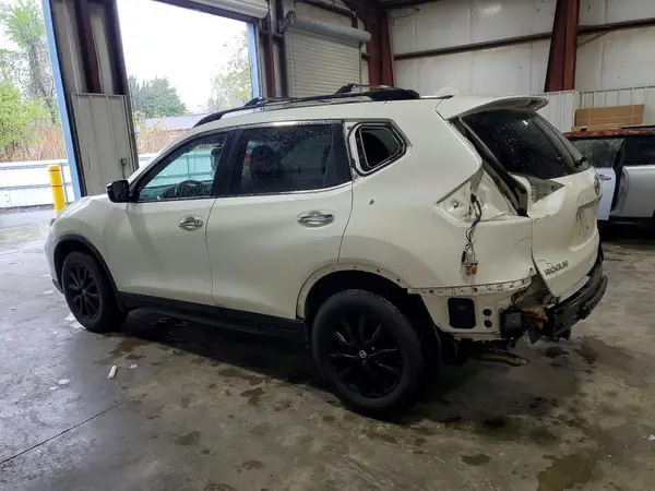 5N1AT2MV2HC818171 2017 NISSAN ROGUE - Image 2