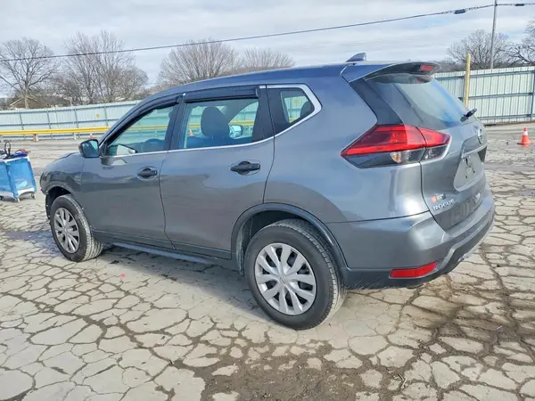 5N1AT2MV2HC818977 2017 NISSAN ROGUE - Image 2