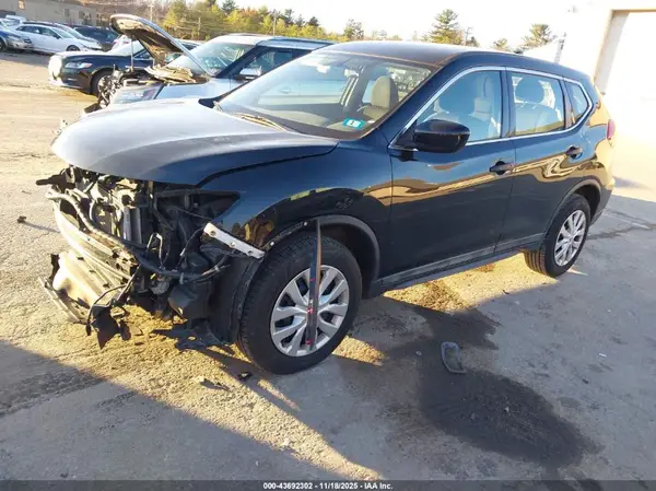 5N1AT2MV2HC819529 2017 NISSAN ROGUE - Image 2
