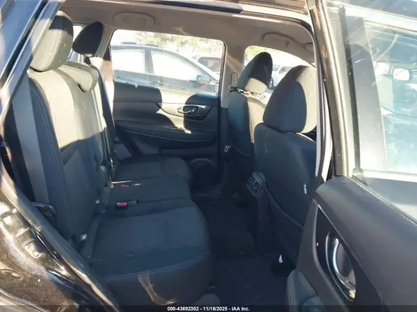 5N1AT2MV2HC819529 2017 NISSAN ROGUE - Image 8