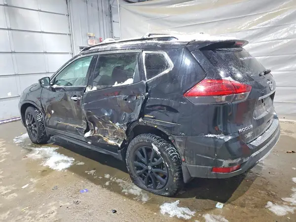 5N1AT2MV2HC820504 2017 NISSAN ROGUE - Image 2