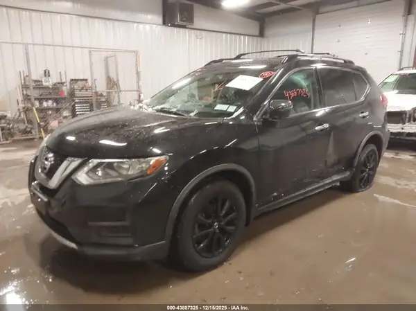 5N1AT2MV2HC821037 2017 NISSAN ROGUE - Image 2