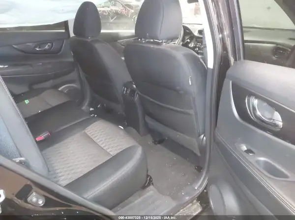 5N1AT2MV2HC821037 2017 NISSAN ROGUE - Image 8