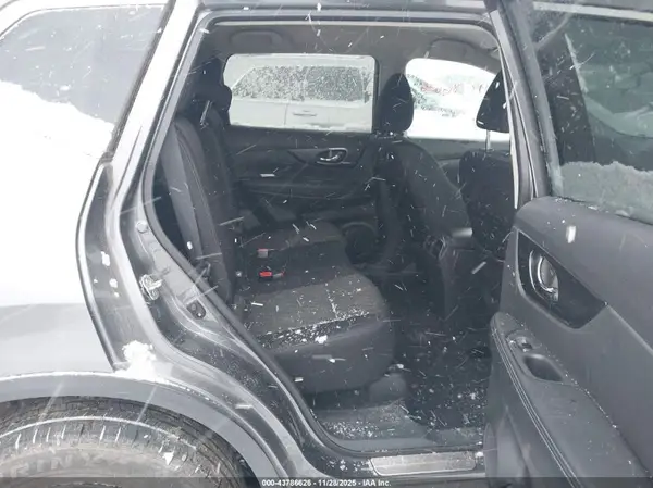 5N1AT2MV2HC824648 2017 NISSAN ROGUE - Image 8