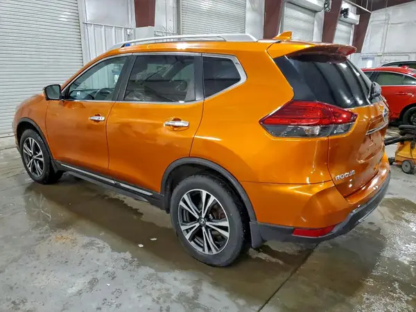 5N1AT2MV2HC824746 2017 NISSAN ROGUE - Image 2