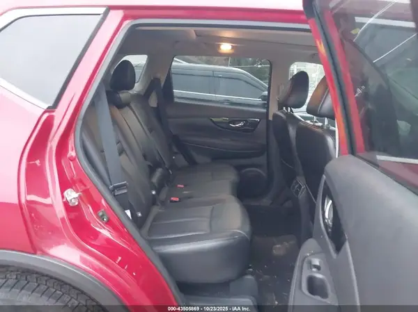 5N1AT2MV2HC827985 2017 NISSAN ROGUE - Image 8