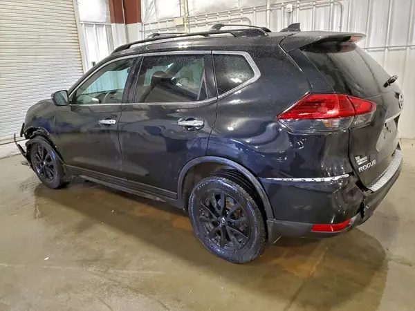 5N1AT2MV2HC830465 2017 NISSAN ROGUE - Image 2