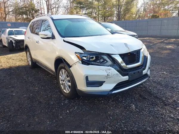 5N1AT2MV2HC843023 2017 NISSAN ROGUE - Image 1