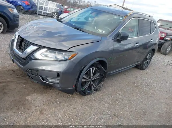 5N1AT2MV2HC858556 2017 NISSAN ROGUE - Image 2