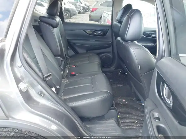 5N1AT2MV2HC858556 2017 NISSAN ROGUE - Image 8
