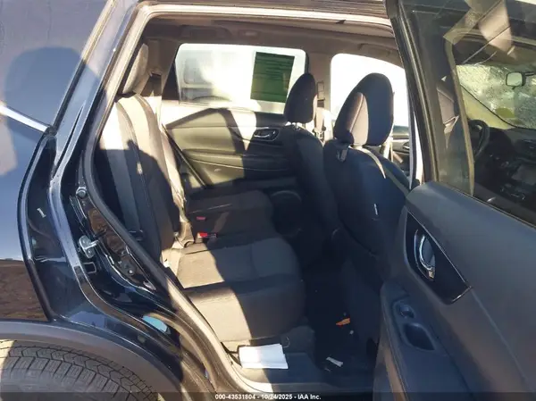 5N1AT2MV2HC859044 2017 NISSAN ROGUE - Image 8