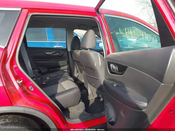 5N1AT2MV2HC863725 2017 NISSAN ROGUE - Image 8