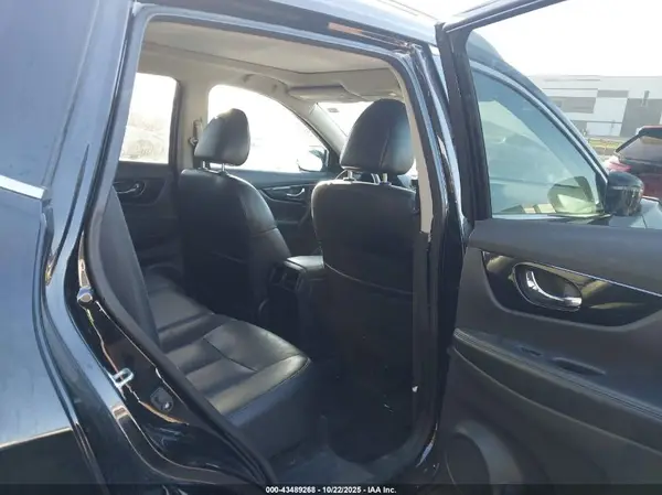 5N1AT2MV2HC878838 2017 NISSAN ROGUE - Image 8