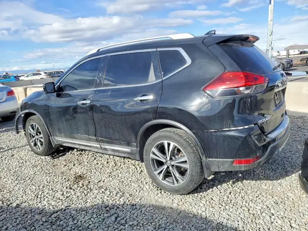 5N1AT2MV2HC880010 2017 NISSAN ROGUE - Image 2