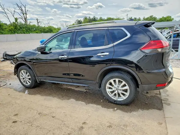 5N1AT2MV2HC887054 2017 NISSAN ROGUE - Image 2