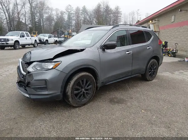 5N1AT2MV2HC889743 2017 NISSAN ROGUE - Image 2