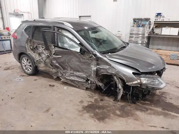 5N1AT2MV2HC890942 2017 NISSAN ROGUE - Image 1