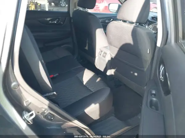 5N1AT2MV2HC893047 2017 NISSAN ROGUE - Image 8