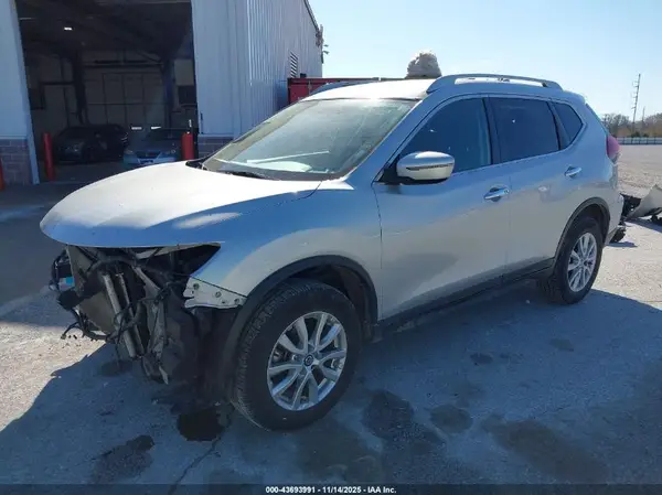 5N1AT2MV2JC700353 2018 NISSAN ROGUE - Image 2