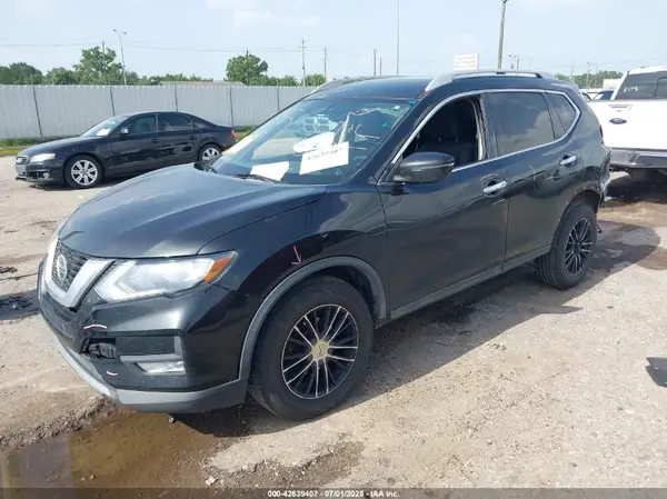 5N1AT2MV2JC703737 2018 NISSAN ROGUE - Image 2