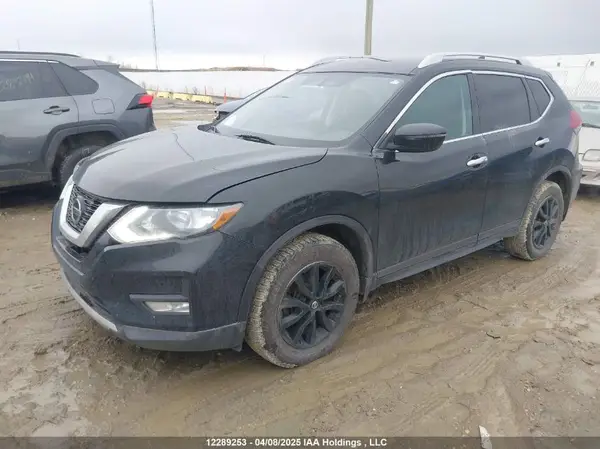 5N1AT2MV2JC708243 2018 NISSAN ROGUE - Image 2