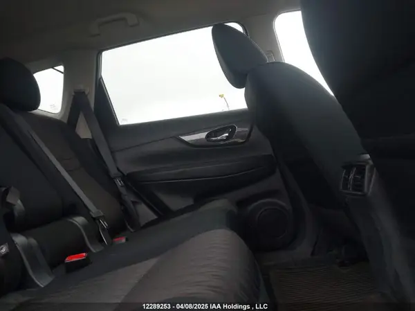 5N1AT2MV2JC708243 2018 NISSAN ROGUE - Image 8