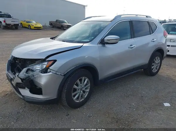 5N1AT2MV2JC708789 2018 NISSAN ROGUE - Image 2