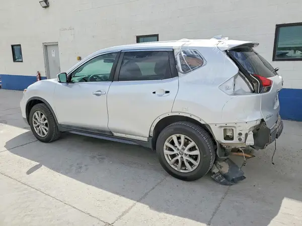5N1AT2MV2JC711417 2018 NISSAN ROGUE - Image 2