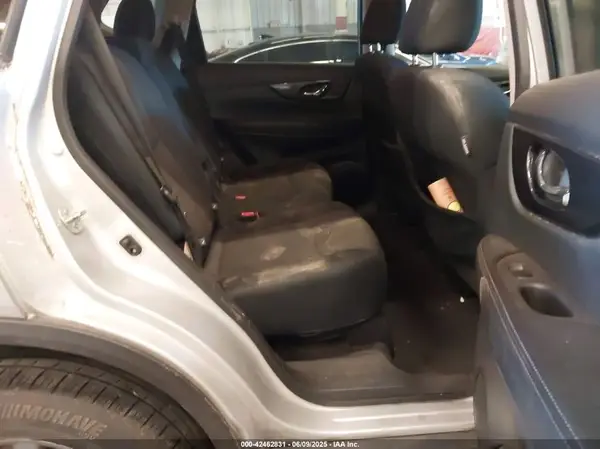 5N1AT2MV2JC711448 2018 NISSAN ROGUE - Image 8