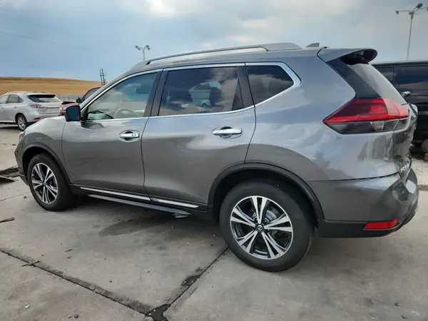 5N1AT2MV2JC712924 2018 NISSAN ROGUE - Image 2