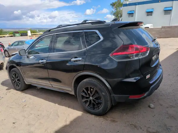 5N1AT2MV2JC727195 2018 NISSAN ROGUE - Image 2