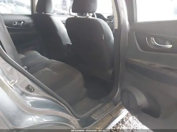 5N1AT2MV2JC729335 2018 NISSAN ROGUE - Image 8