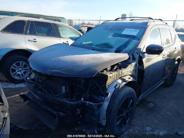 5N1AT2MV2JC736575 2018 NISSAN ROGUE - Image 2