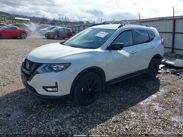5N1AT2MV2JC741260 2018 NISSAN ROGUE - Image 2