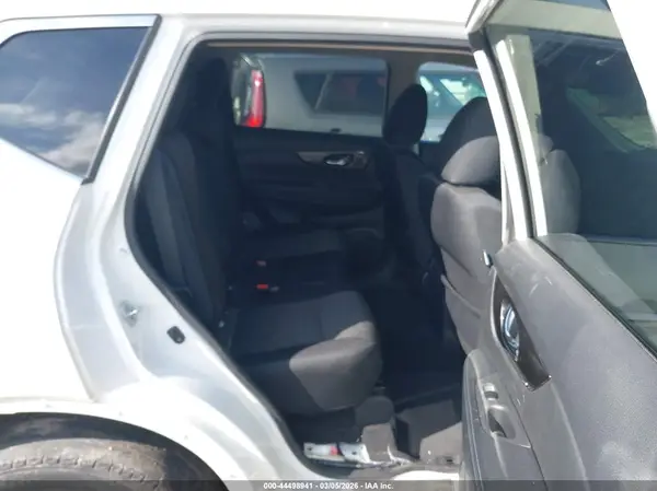 5N1AT2MV2JC741260 2018 NISSAN ROGUE - Image 8