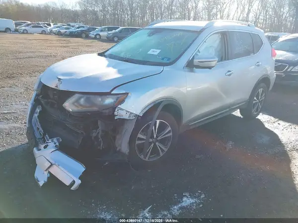 5N1AT2MV2JC741291 2018 NISSAN ROGUE - Image 2