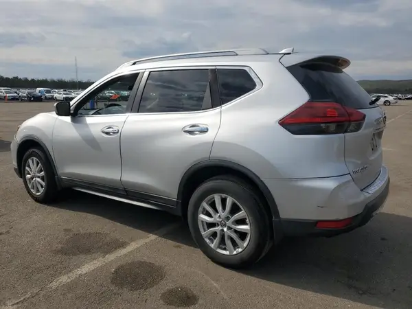 5N1AT2MV2JC741923 2018 NISSAN ROGUE - Image 2