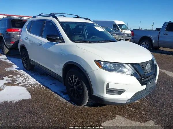 5N1AT2MV2JC748788 2018 NISSAN ROGUE - Image 1
