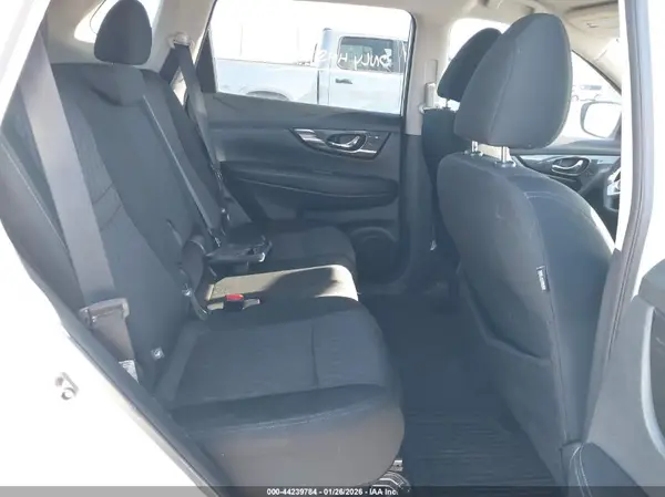 5N1AT2MV2JC748788 2018 NISSAN ROGUE - Image 8