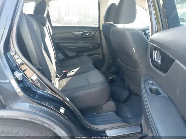 5N1AT2MV2JC756728 2018 NISSAN ROGUE - Image 8