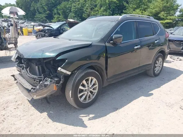 5N1AT2MV2JC758236 2018 NISSAN ROGUE - Image 2
