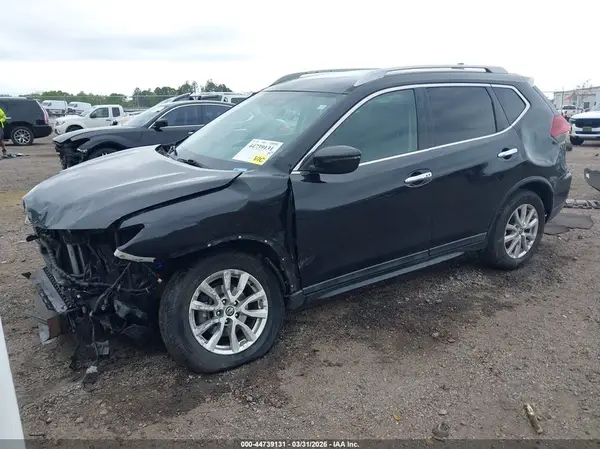 5N1AT2MV2JC758432 2018 NISSAN ROGUE - Image 2