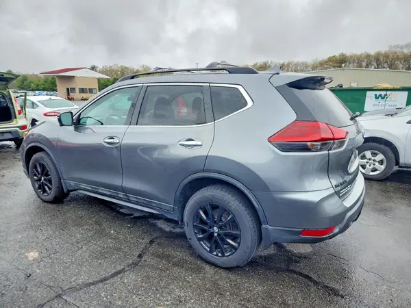 5N1AT2MV2JC758544 2018 NISSAN ROGUE - Image 2