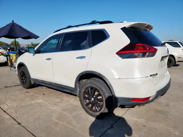 5N1AT2MV2JC759421 2018 NISSAN ROGUE - Image 2