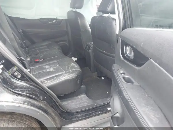 5N1AT2MV2JC760164 2018 NISSAN ROGUE - Image 8