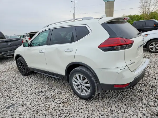 5N1AT2MV2JC760505 2018 NISSAN ROGUE - Image 2