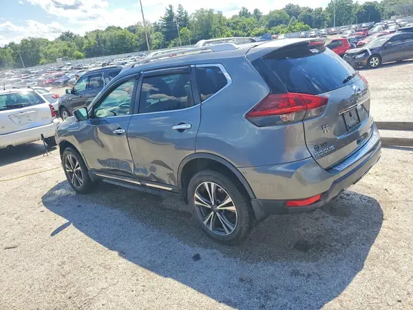 5N1AT2MV2JC760889 2018 NISSAN ROGUE - Image 2