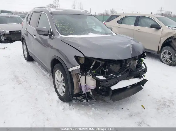 5N1AT2MV2JC761802 2018 NISSAN ROGUE - Image 1